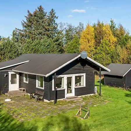 Holiday home 3 Bedroom Gorgeous In Strandby