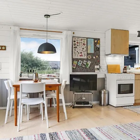 3 Bedroom Gorgeous In * Strandby