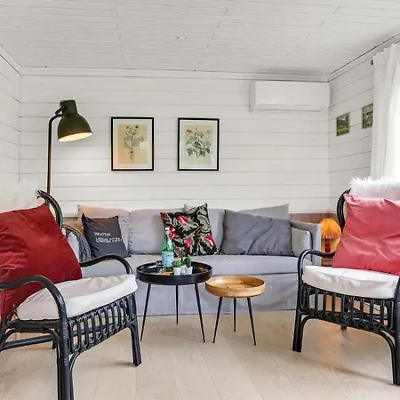 Дом отдыха 3 Bedroom Gorgeous In