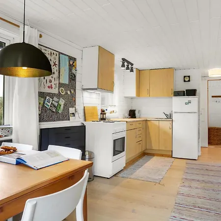 3 Bedroom Gorgeous In * Strandby
