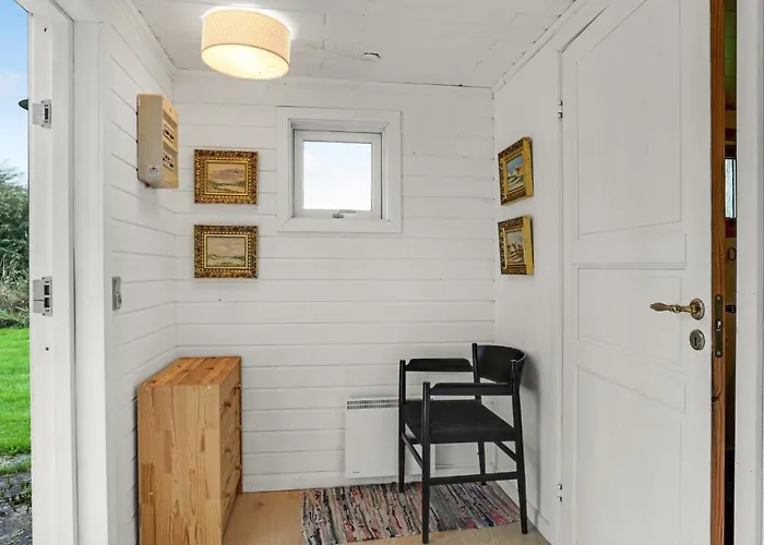 3 Bedroom Gorgeous In Feriehus